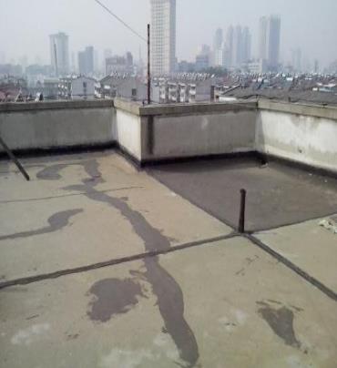 武夷山漏水维修 楼顶漏水是什么原因，楼顶漏水维修方法是什么?